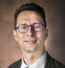 portrait of Jonathan Gilligan ’82